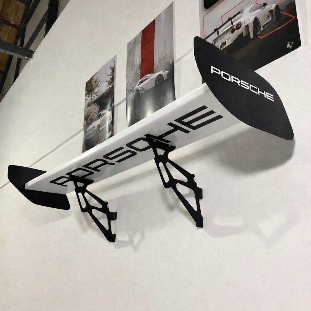 White GT3 spoiler shelf