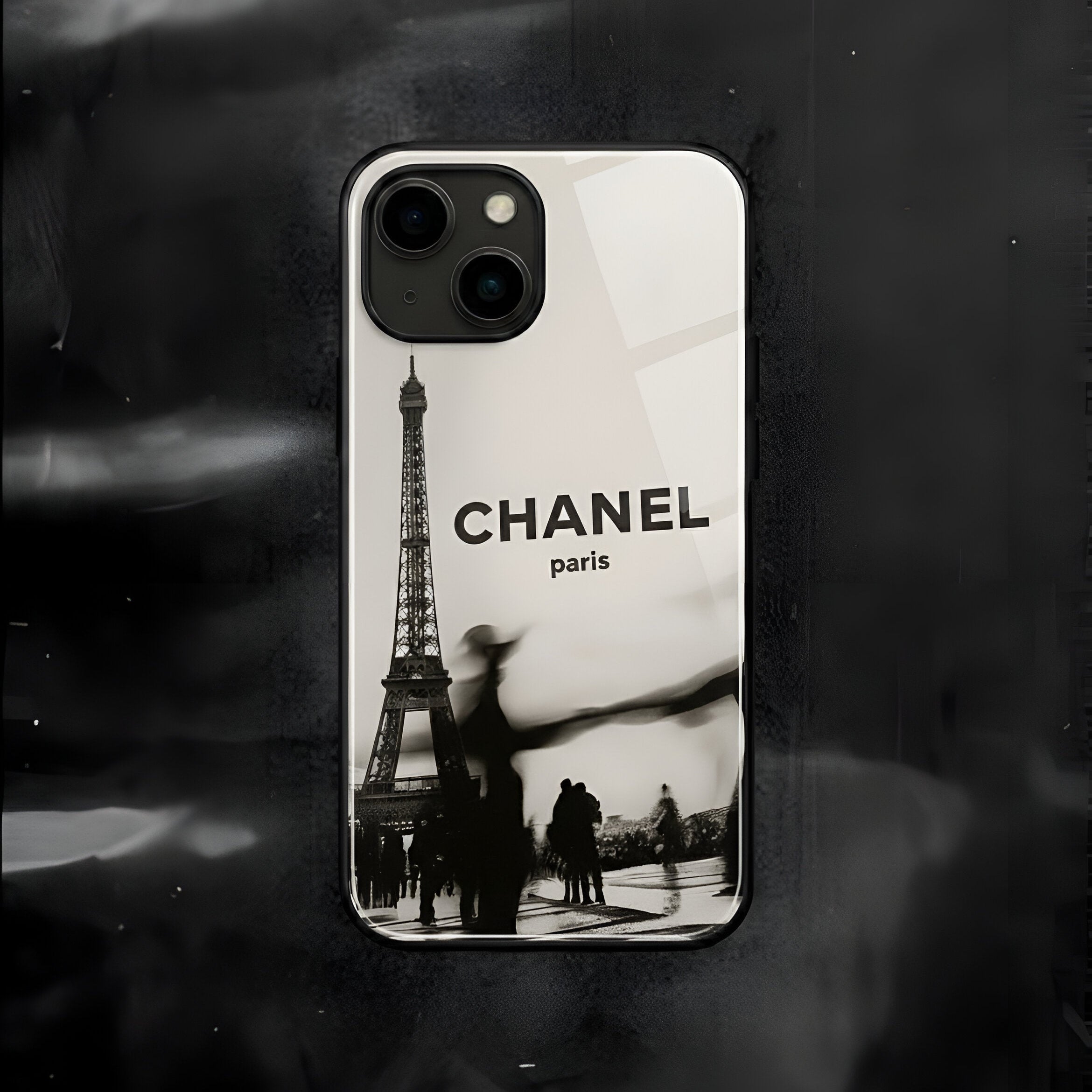 Chanel- case